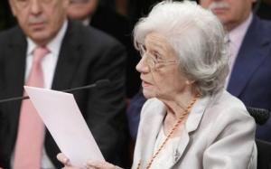 Ana Maria Mature recibe el premio Cervantes 2011_4