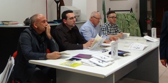 Da sinistra Angelo Monterrosso (pittore), Lorenzo Spurio (scrittore e critico letterario), Elvio Angeletti (poeta) e Francesco Capricci (lettore)