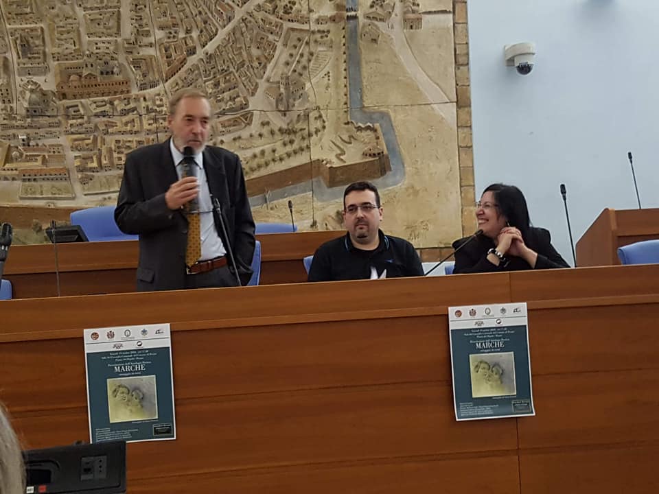 44319769_2037378102992047_9025921068723863552_n