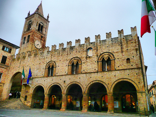 Montecassiano_-_Palazzo_del_podestà.jpg